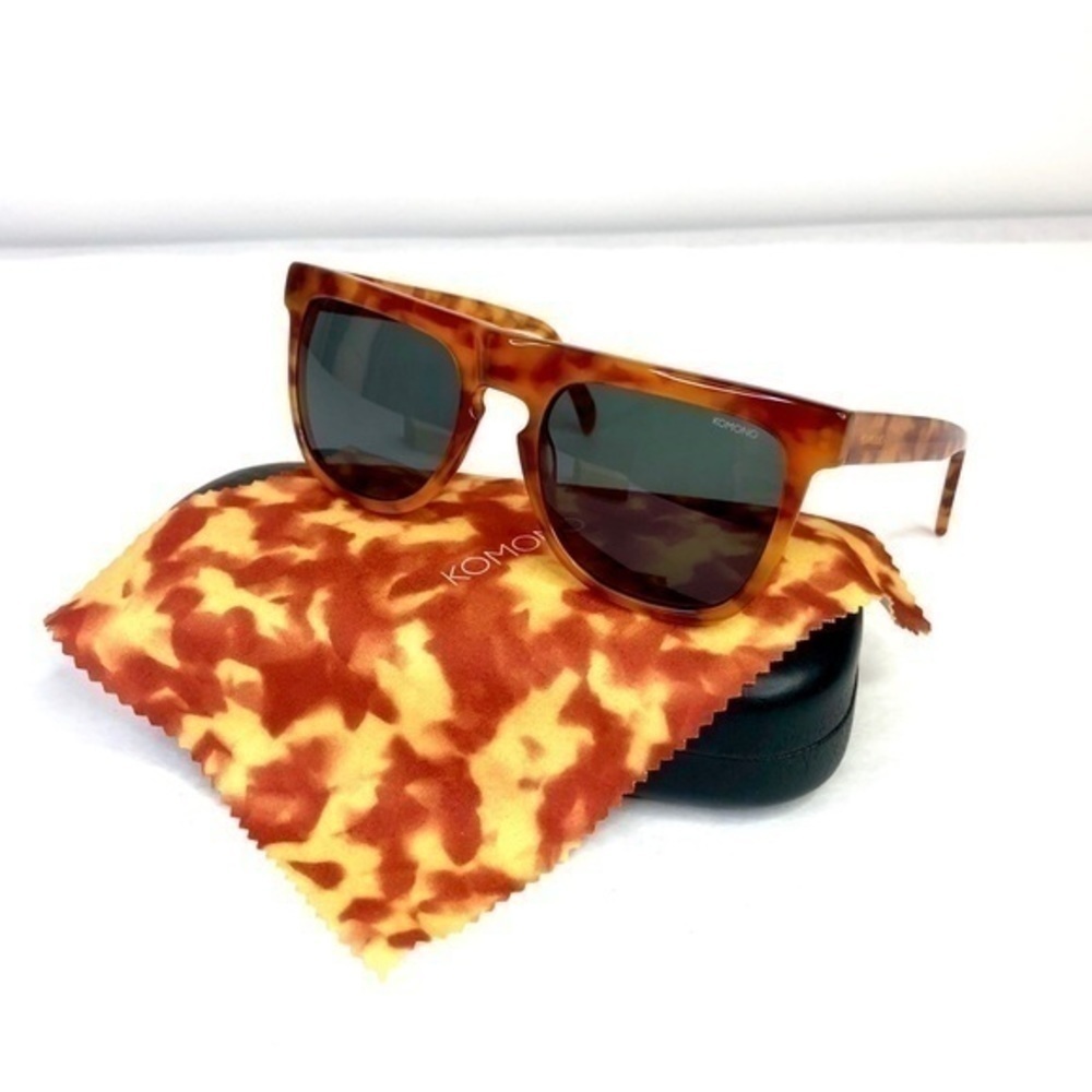 Tortoiseshell Men’s Sunglasses with Green Lenses - Picture 6 of 13